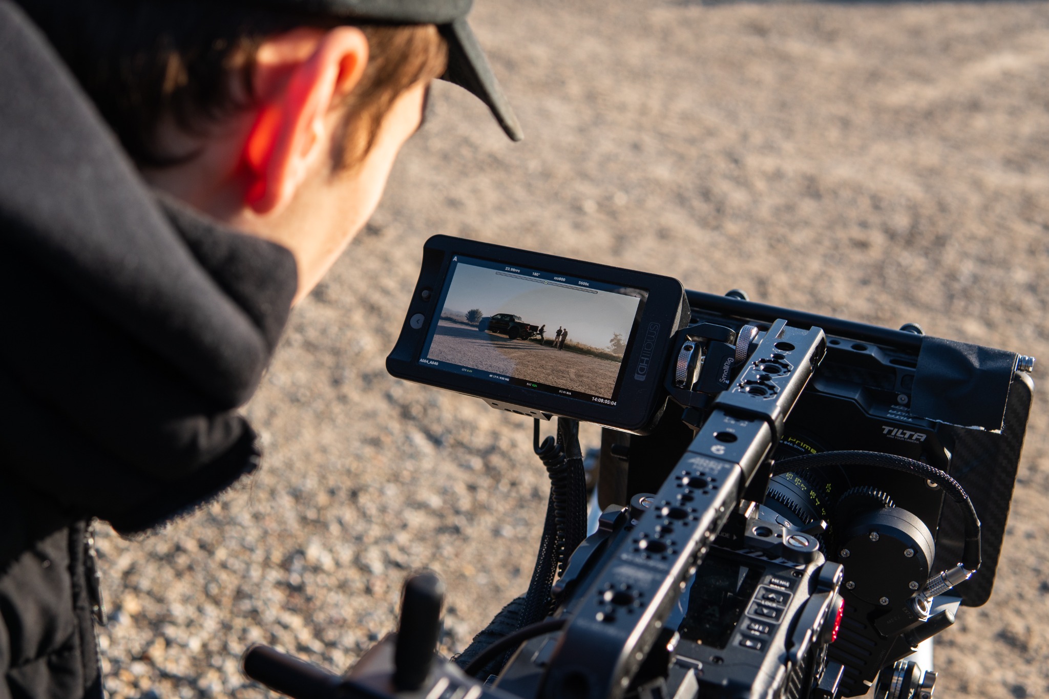 Camera monitor framing an outdoor scene